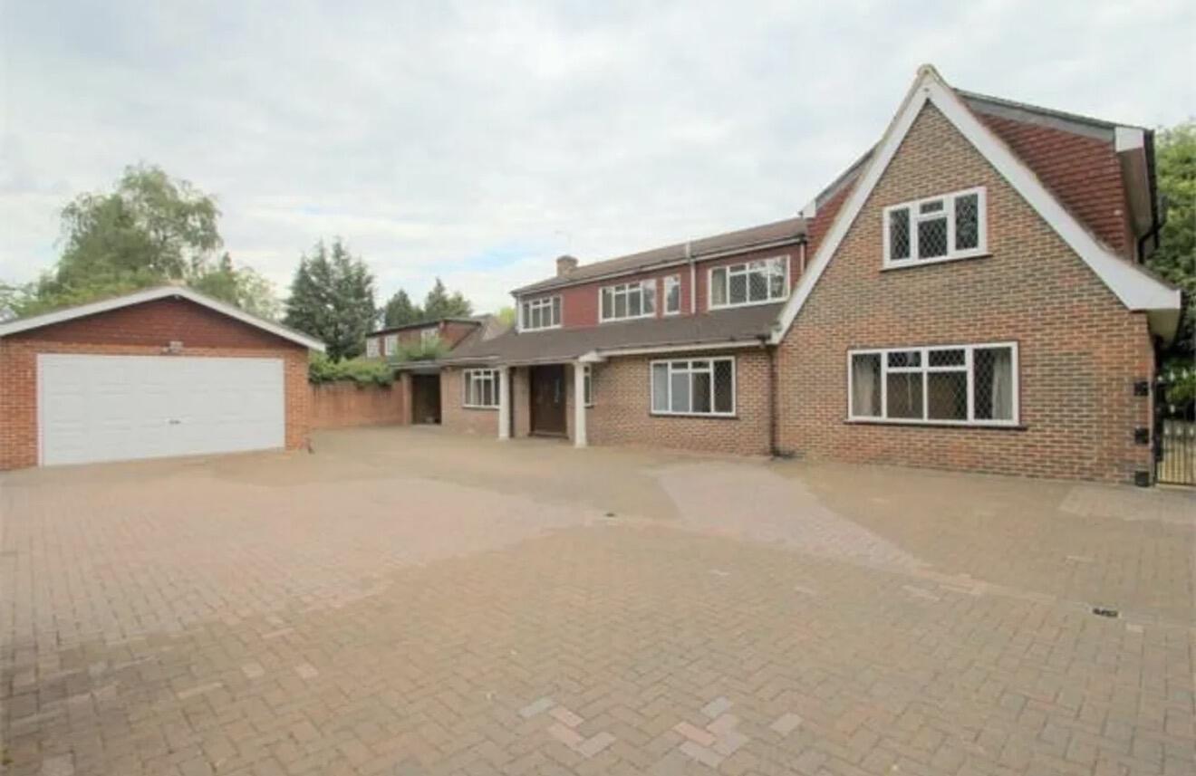 7 bed property in Imperial Road, Windsor